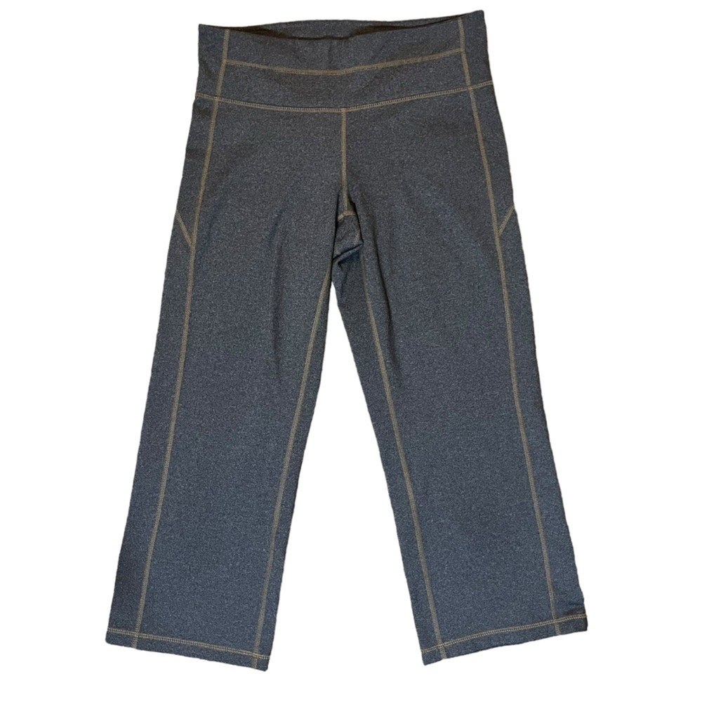 Athleta Kickbooty Gray Capri Leggings in GUC size S
